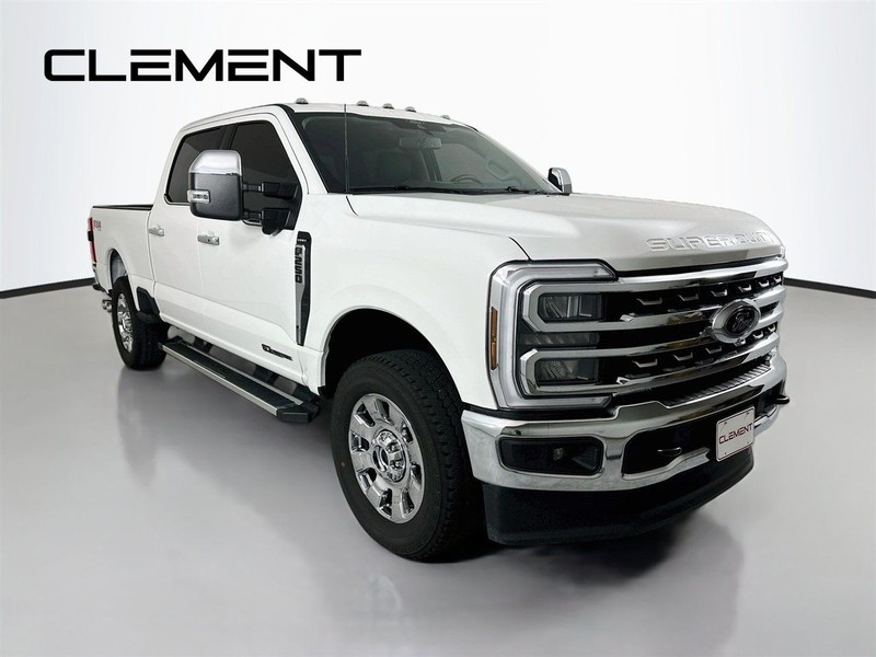 Ford Super Duty F-250 SRW Vehicle Full-screen Gallery Image 5