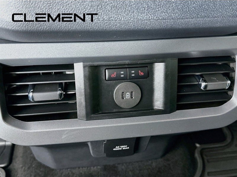 Ford Super Duty F-250 SRW Vehicle Full-screen Gallery Image 34