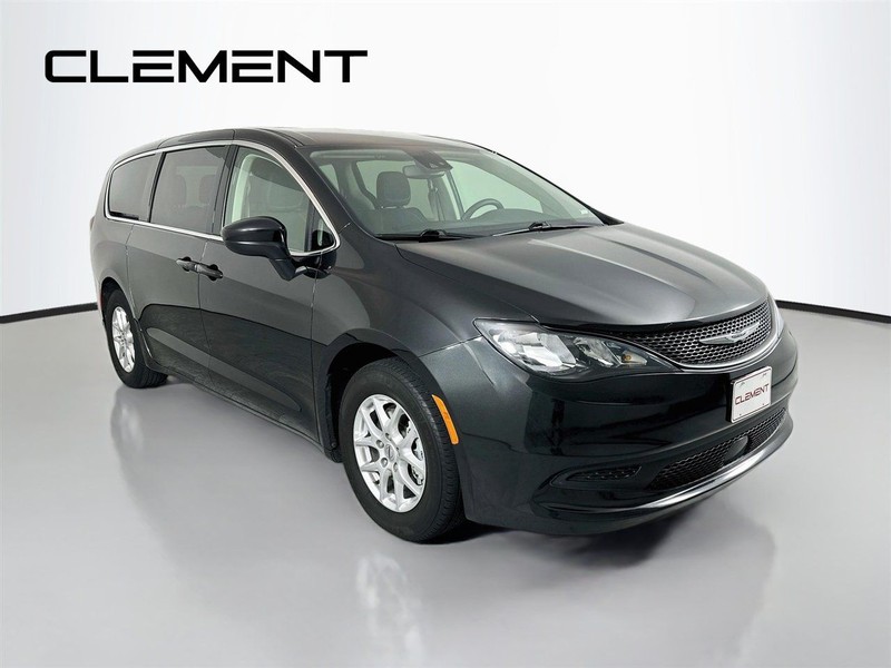 Chrysler Voyager Vehicle Full-screen Gallery Image 5