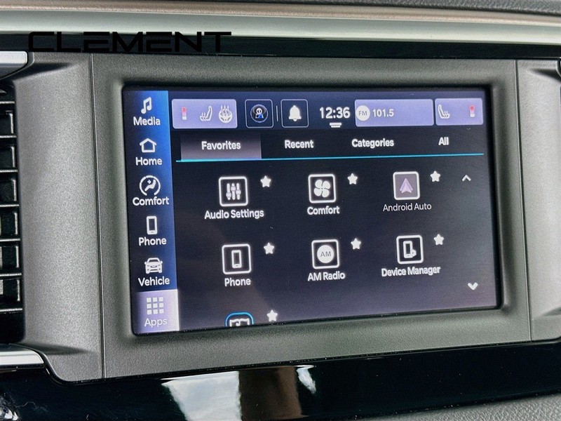 Chrysler Voyager Vehicle Full-screen Gallery Image 19