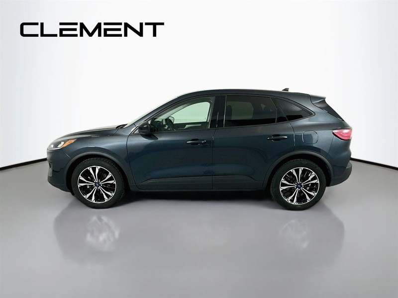 Ford Escape Vehicle Full-screen Gallery Image 6