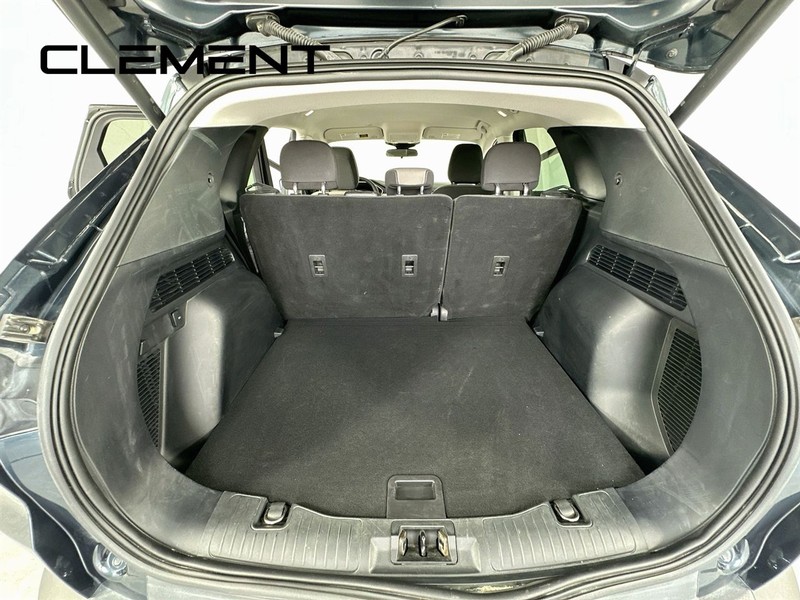 Ford Escape Vehicle Full-screen Gallery Image 11