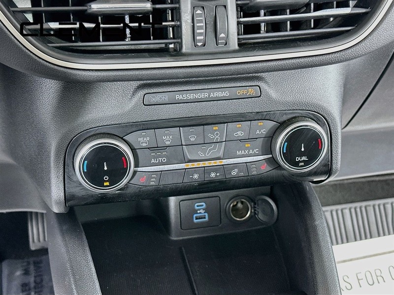 Ford Escape Vehicle Full-screen Gallery Image 20