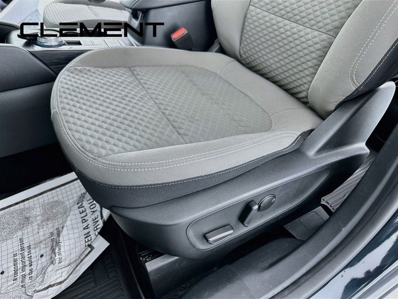 Ford Escape Vehicle Full-screen Gallery Image 27