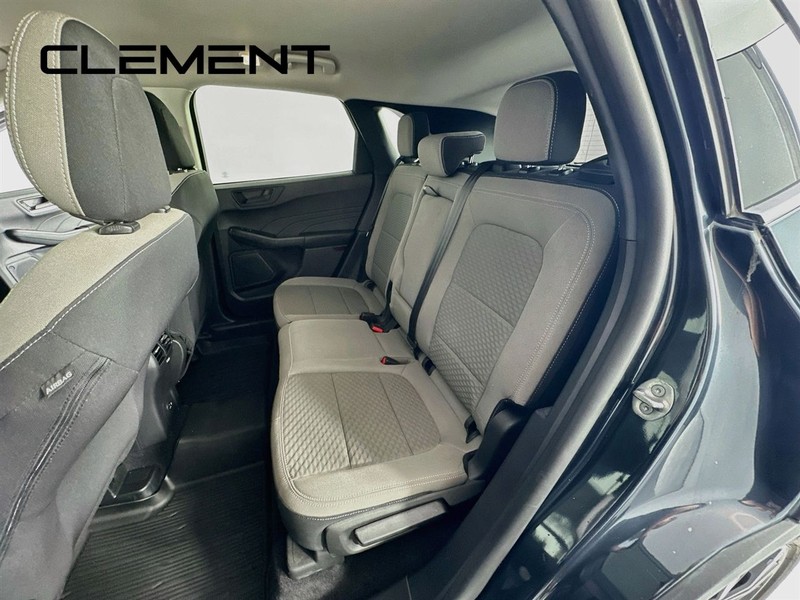 Ford Escape Vehicle Full-screen Gallery Image 30