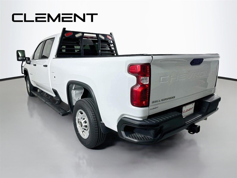 Chevrolet Silverado 2500HD Vehicle Full-screen Gallery Image 10