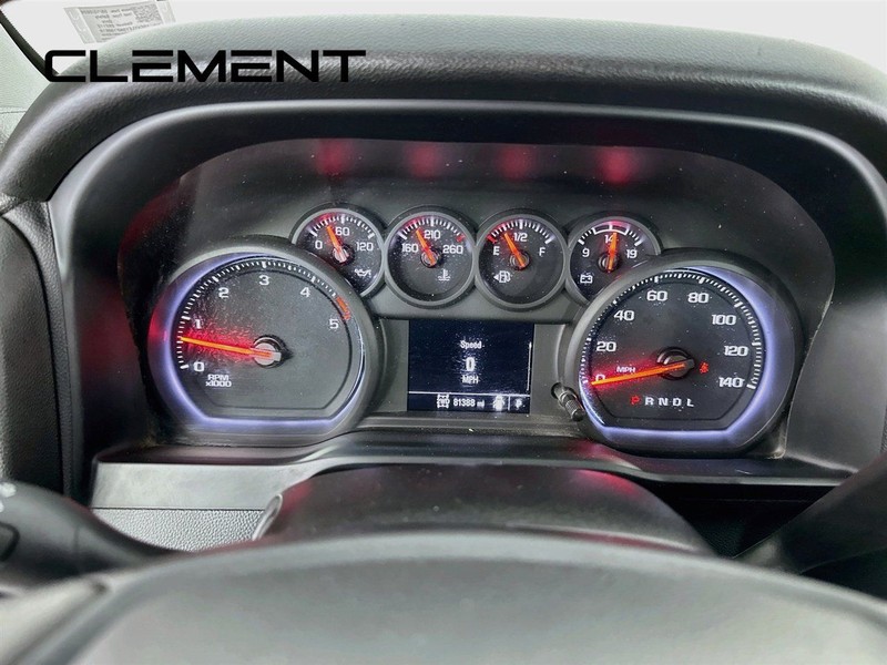 Chevrolet Silverado 2500HD Vehicle Full-screen Gallery Image 17