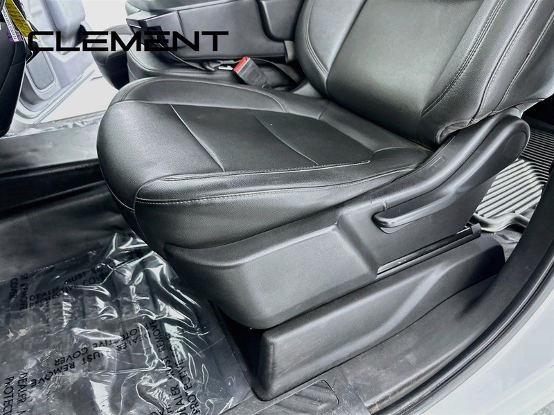 Chevrolet Silverado 2500HD Vehicle Full-screen Gallery Image 26