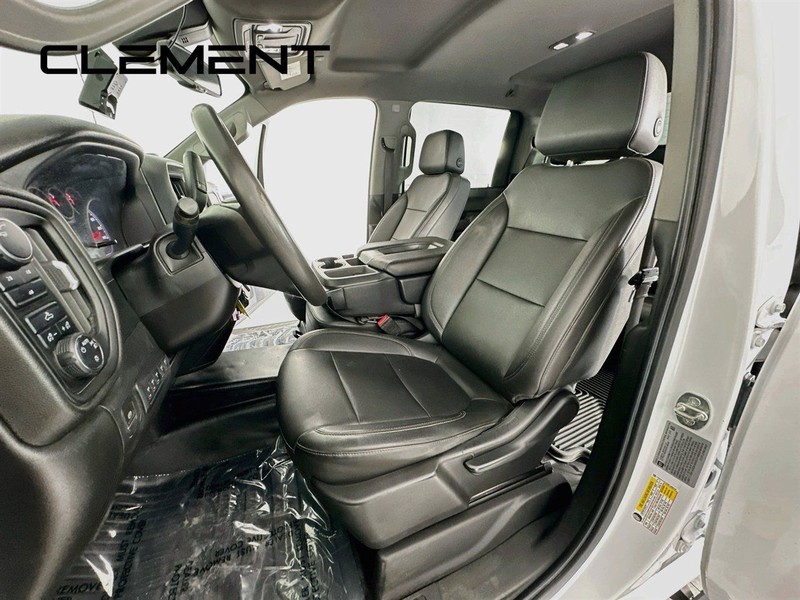 Chevrolet Silverado 2500HD Vehicle Full-screen Gallery Image 27