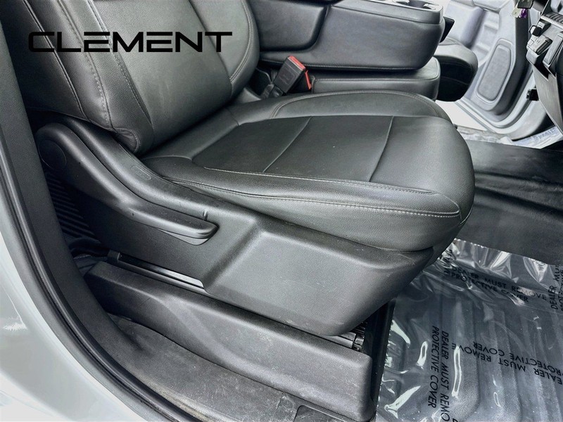 Chevrolet Silverado 2500HD Vehicle Full-screen Gallery Image 30