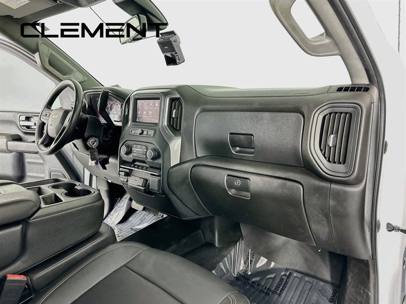Chevrolet Silverado 2500HD Vehicle Full-screen Gallery Image 31
