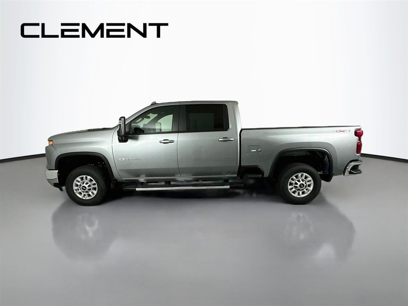 Chevrolet Silverado 2500HD Vehicle Full-screen Gallery Image 6