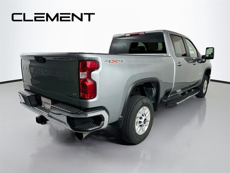 Chevrolet Silverado 2500HD Vehicle Full-screen Gallery Image 7