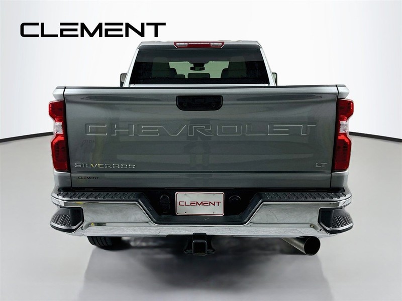 Chevrolet Silverado 2500HD Vehicle Full-screen Gallery Image 8