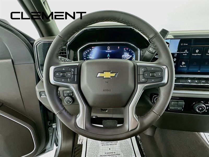 Chevrolet Silverado 2500HD Vehicle Full-screen Gallery Image 15