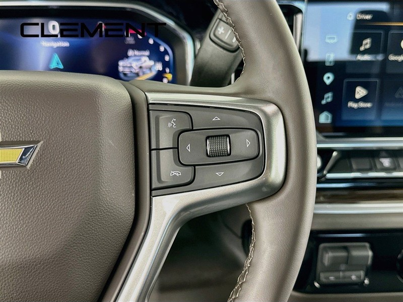 Chevrolet Silverado 2500HD Vehicle Full-screen Gallery Image 17