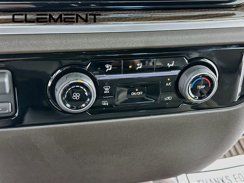 Chevrolet Silverado 2500HD Vehicle Full-screen Gallery Image 22