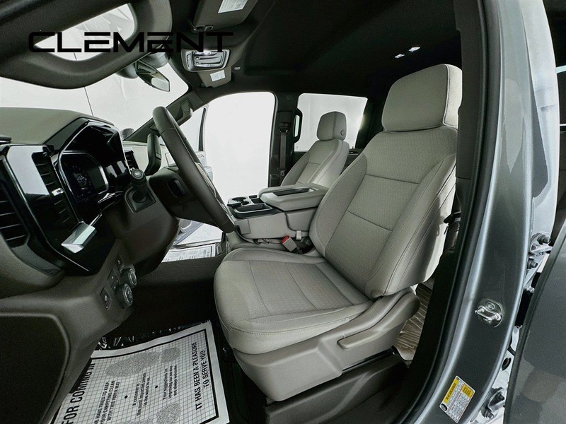 Chevrolet Silverado 2500HD Vehicle Full-screen Gallery Image 28