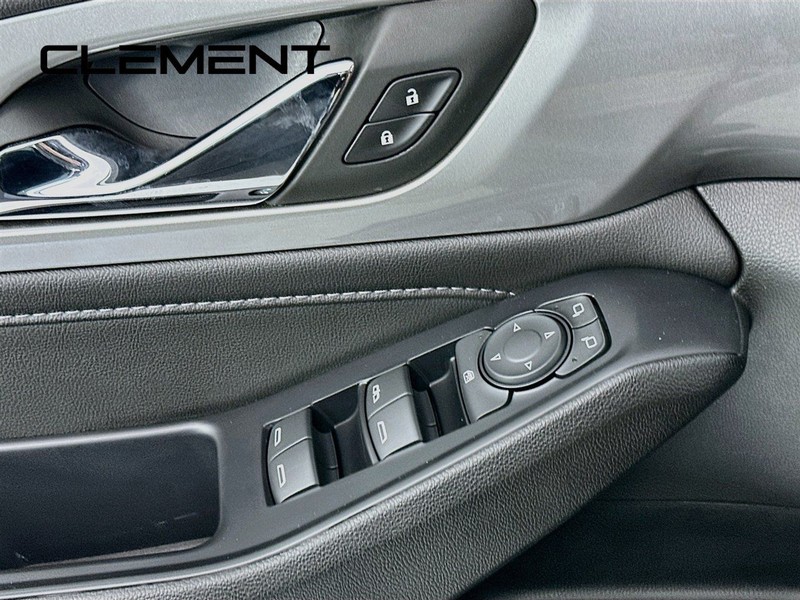 Chevrolet Traverse Vehicle Full-screen Gallery Image 26