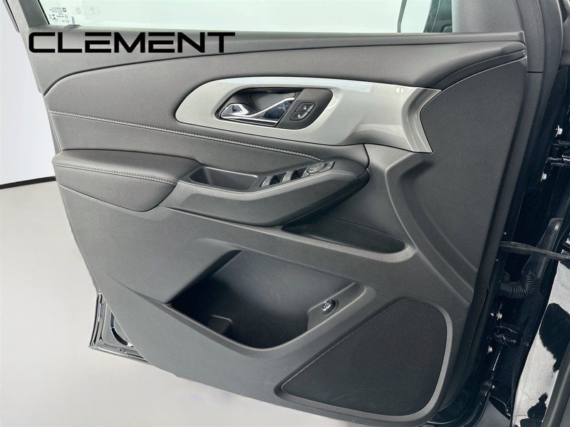 Chevrolet Traverse Vehicle Full-screen Gallery Image 27