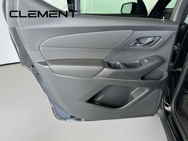 Chevrolet Traverse Vehicle Full-screen Gallery Image 30