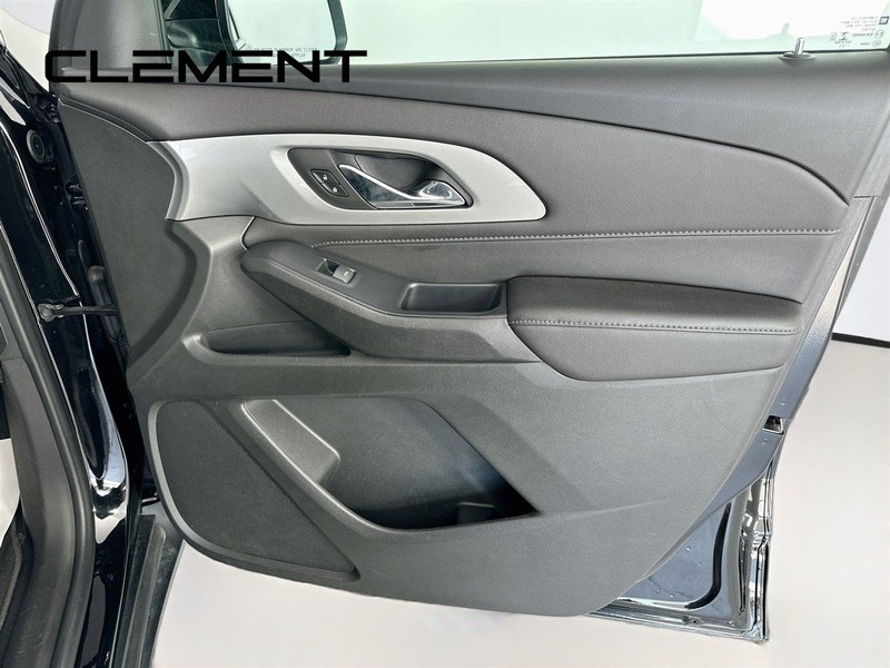 Chevrolet Traverse Vehicle Full-screen Gallery Image 35