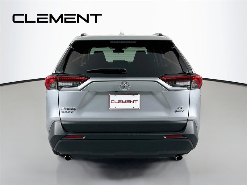 Toyota RAV4 Vehicle Full-screen Gallery Image 8