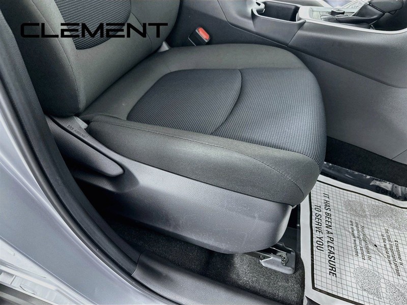 Toyota RAV4 Vehicle Full-screen Gallery Image 31