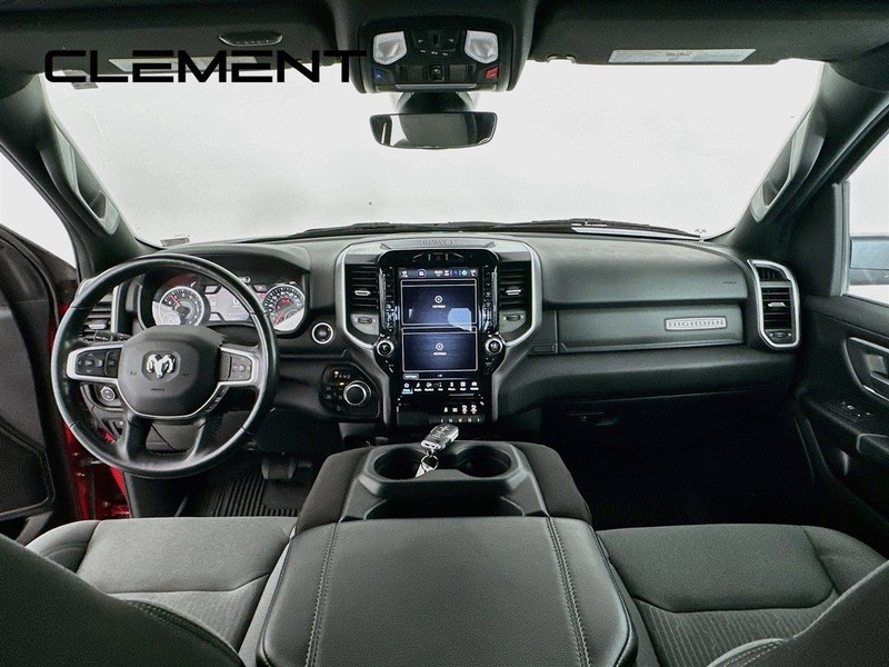 Ram 1500 Vehicle Full-screen Gallery Image 12