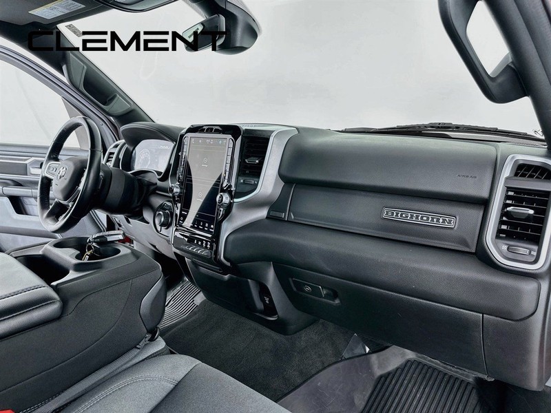 Ram 1500 Vehicle Full-screen Gallery Image 32