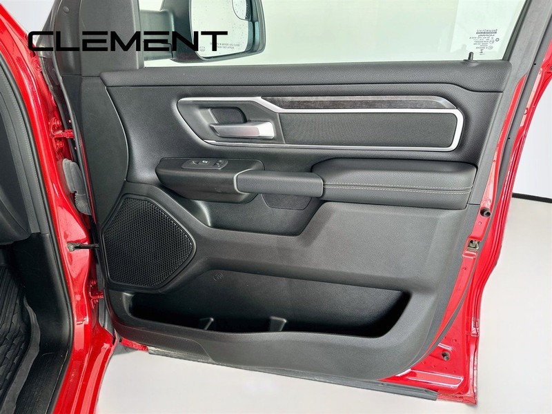 Ram 1500 Vehicle Full-screen Gallery Image 33