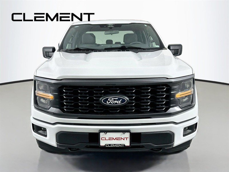 Ford F-150 Vehicle Full-screen Gallery Image 3