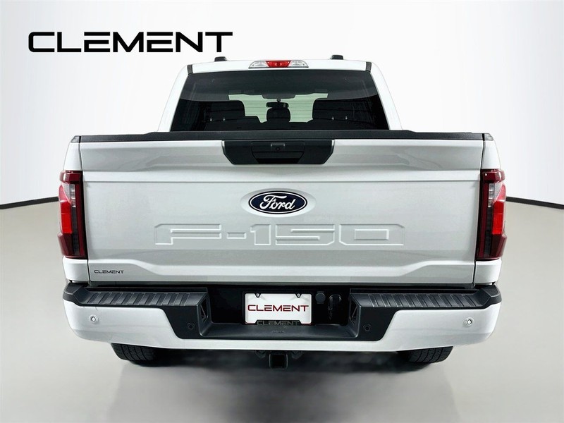 Ford F-150 Vehicle Full-screen Gallery Image 8