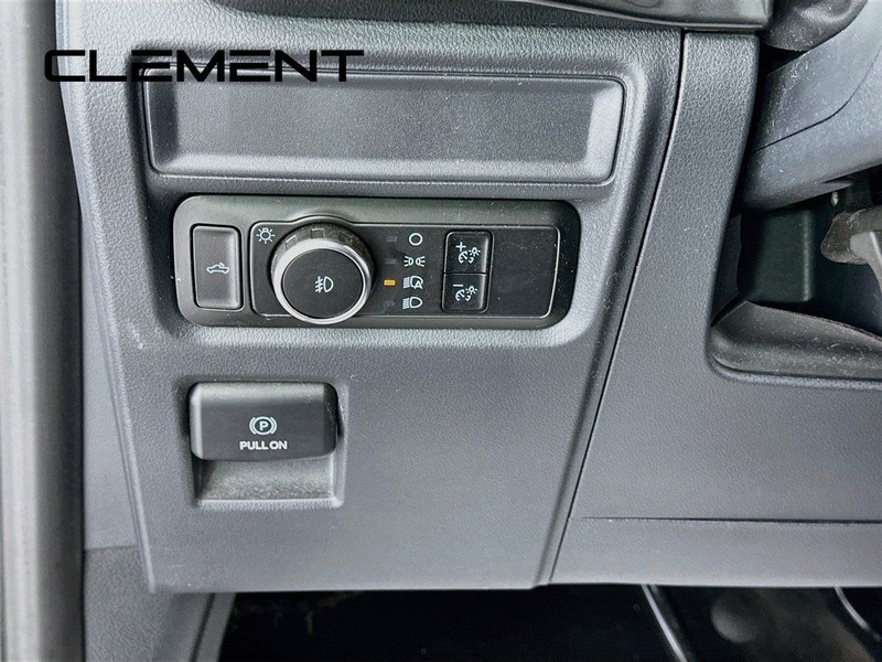 Ford F-150 Vehicle Full-screen Gallery Image 14