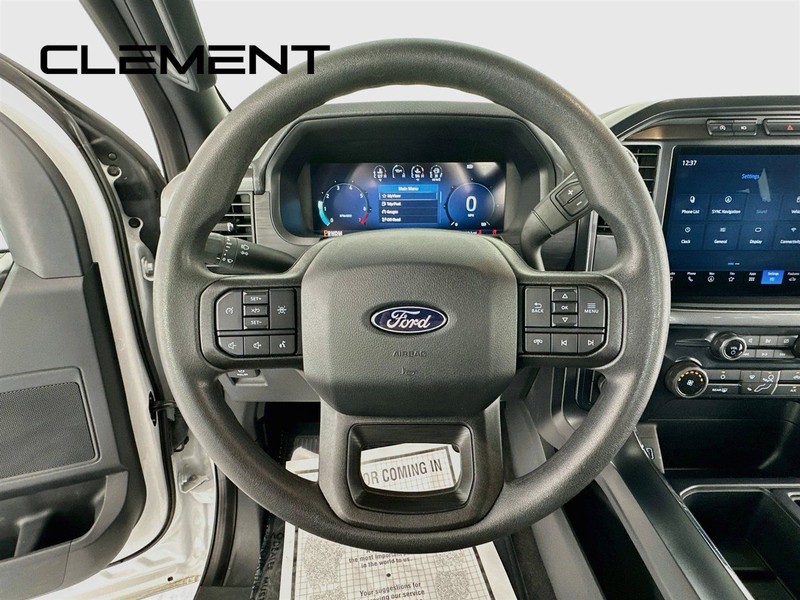 Ford F-150 Vehicle Full-screen Gallery Image 15