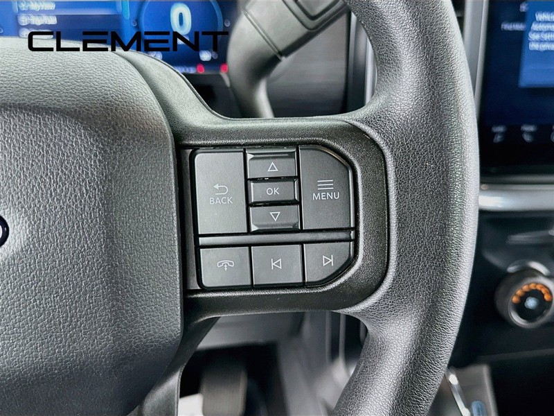 Ford F-150 Vehicle Full-screen Gallery Image 17