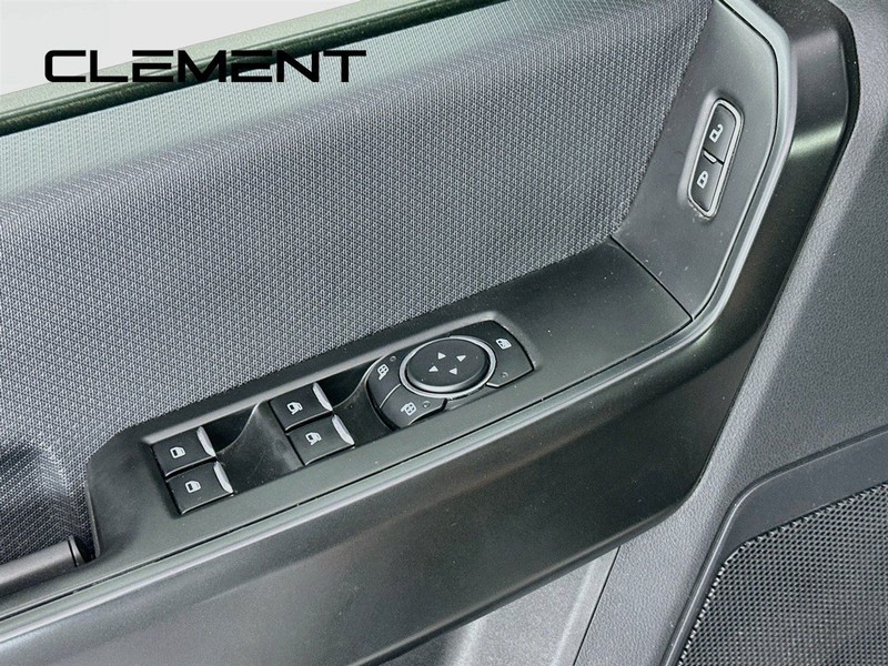 Ford F-150 Vehicle Full-screen Gallery Image 24