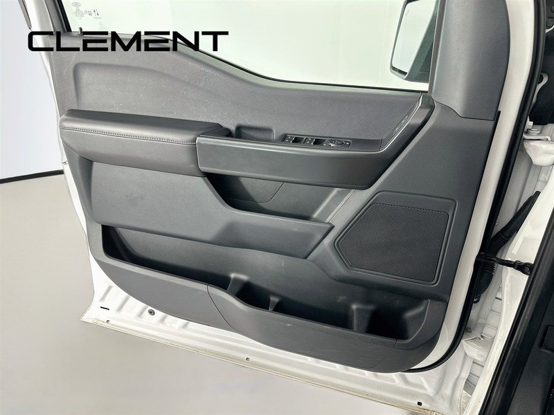 Ford F-150 Vehicle Full-screen Gallery Image 26