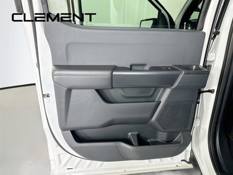 Ford F-150 Vehicle Full-screen Gallery Image 29