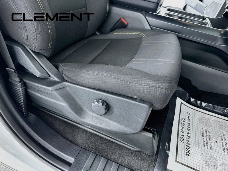 Ford F-150 Vehicle Full-screen Gallery Image 31