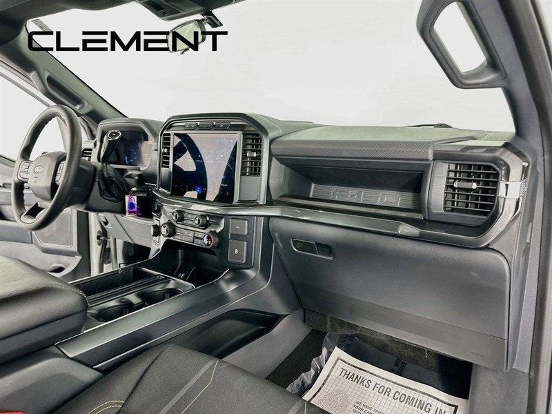 Ford F-150 Vehicle Full-screen Gallery Image 32