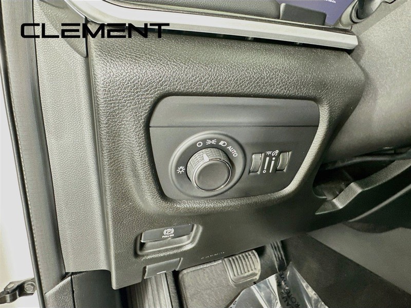 Jeep Grand Cherokee Vehicle Full-screen Gallery Image 14