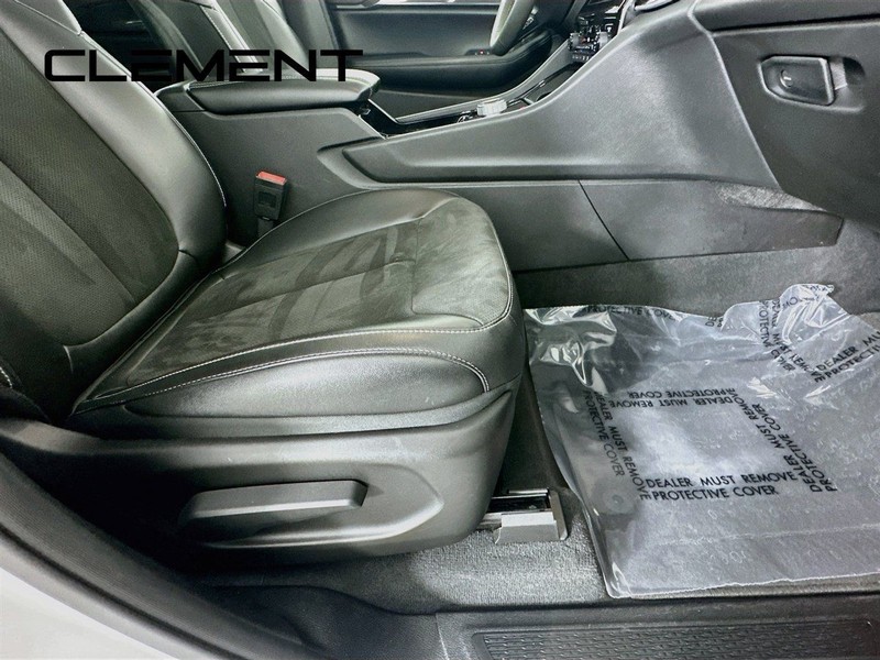 Jeep Grand Cherokee Vehicle Full-screen Gallery Image 33