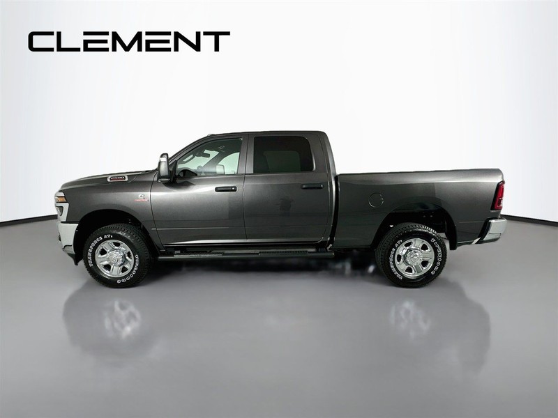 Ram 2500 Vehicle Full-screen Gallery Image 6