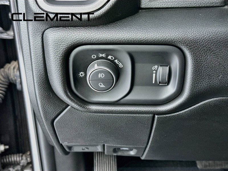 Ram 2500 Vehicle Full-screen Gallery Image 14