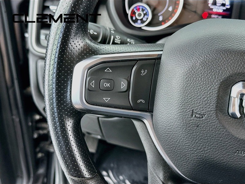 Ram 2500 Vehicle Full-screen Gallery Image 16