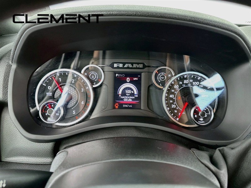 Ram 2500 Vehicle Full-screen Gallery Image 18