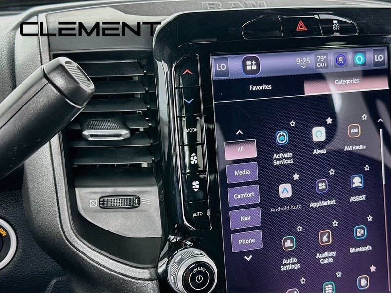 Ram 2500 Vehicle Full-screen Gallery Image 22