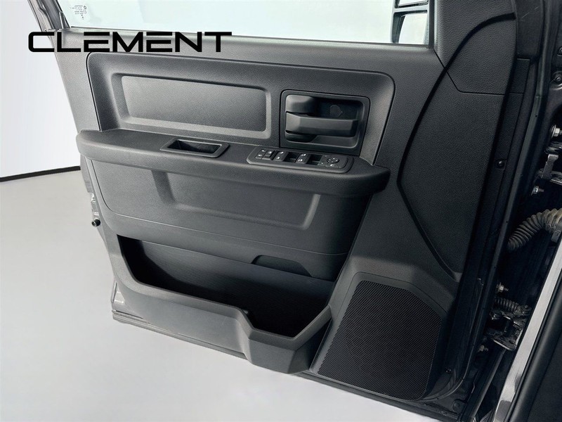 Ram 2500 Vehicle Full-screen Gallery Image 26
