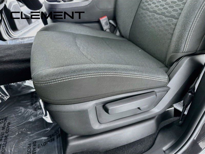 Ram 2500 Vehicle Full-screen Gallery Image 27